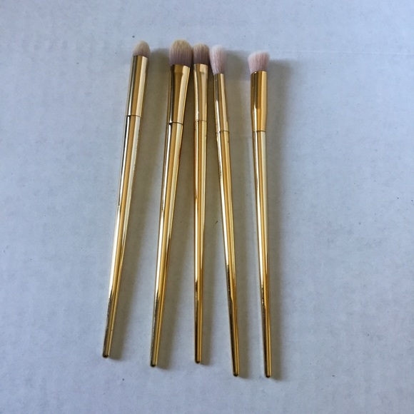 3/$10 9 Pieces Make Up Brushes With Bonus Make Up Bag. - Picture 3 of 8